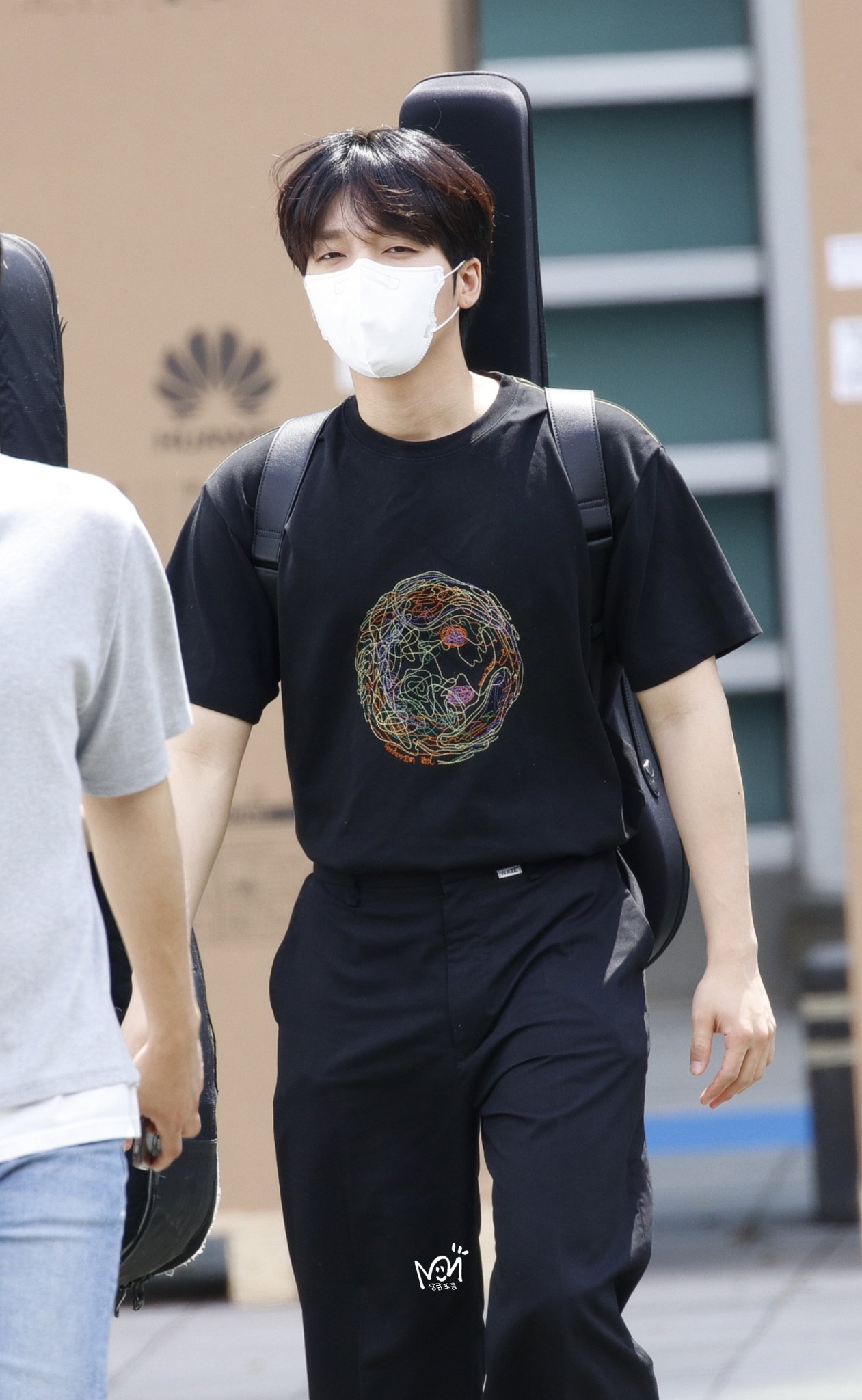 [잡담] 아니 티셔츠핏 너무..좋다 | 인스티즈