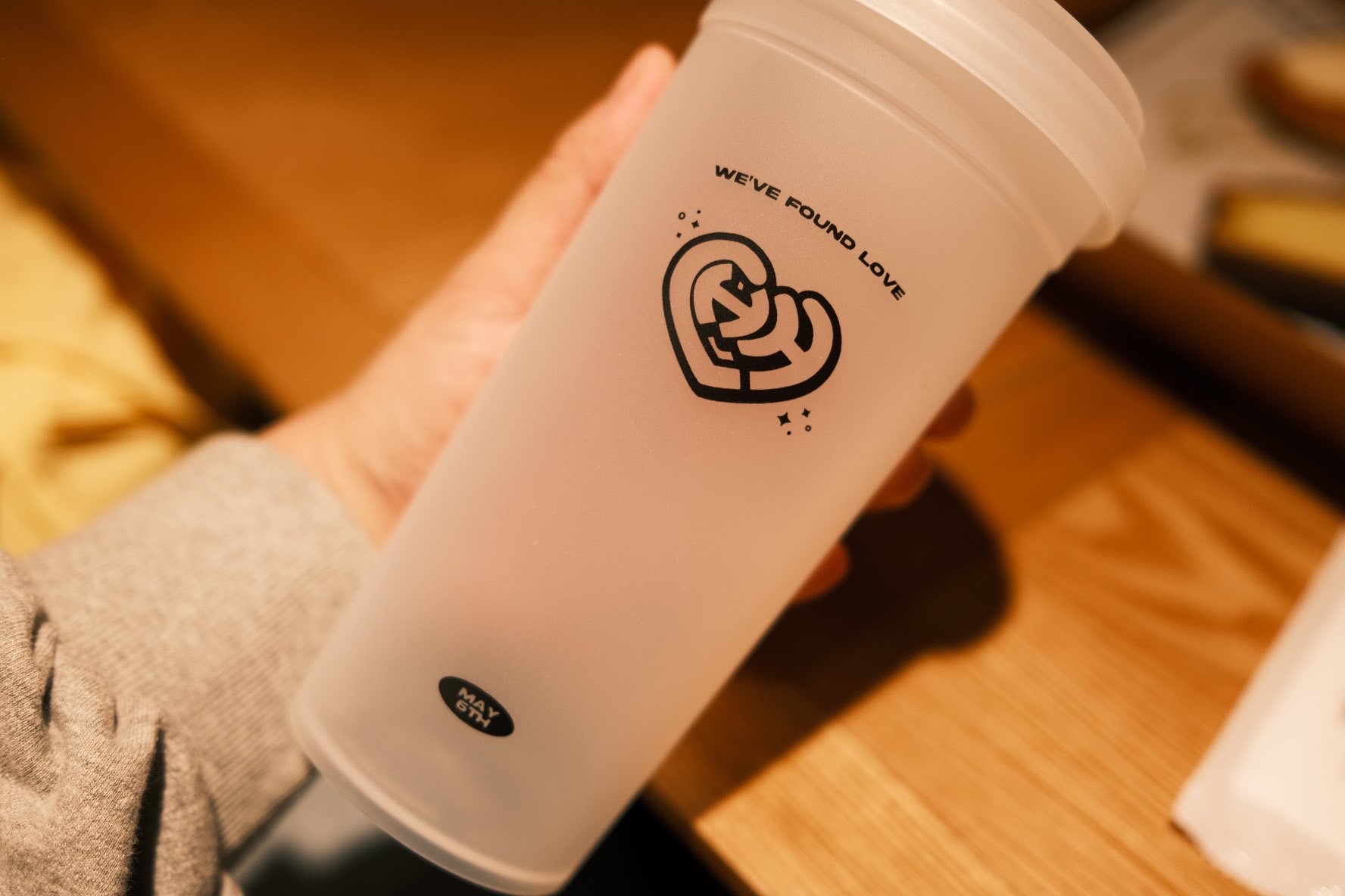 [잡담] ㅌㅇㅌ에서 주운 리유저블 컵 사진 있는데 | 인스티즈