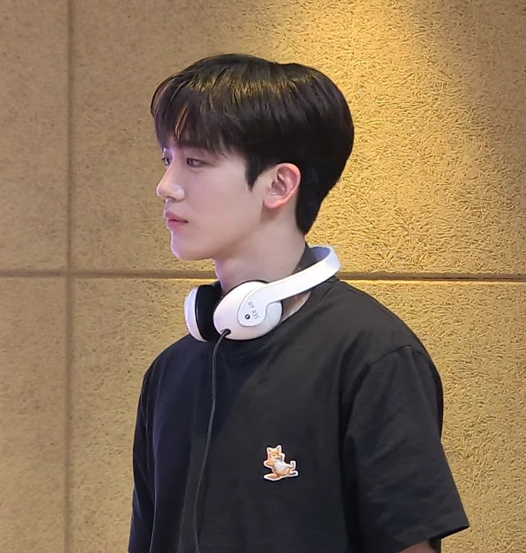 [잡담] 김요한 오늘 ㄴㅁ이뻐ㅠㅠ | 인스티즈