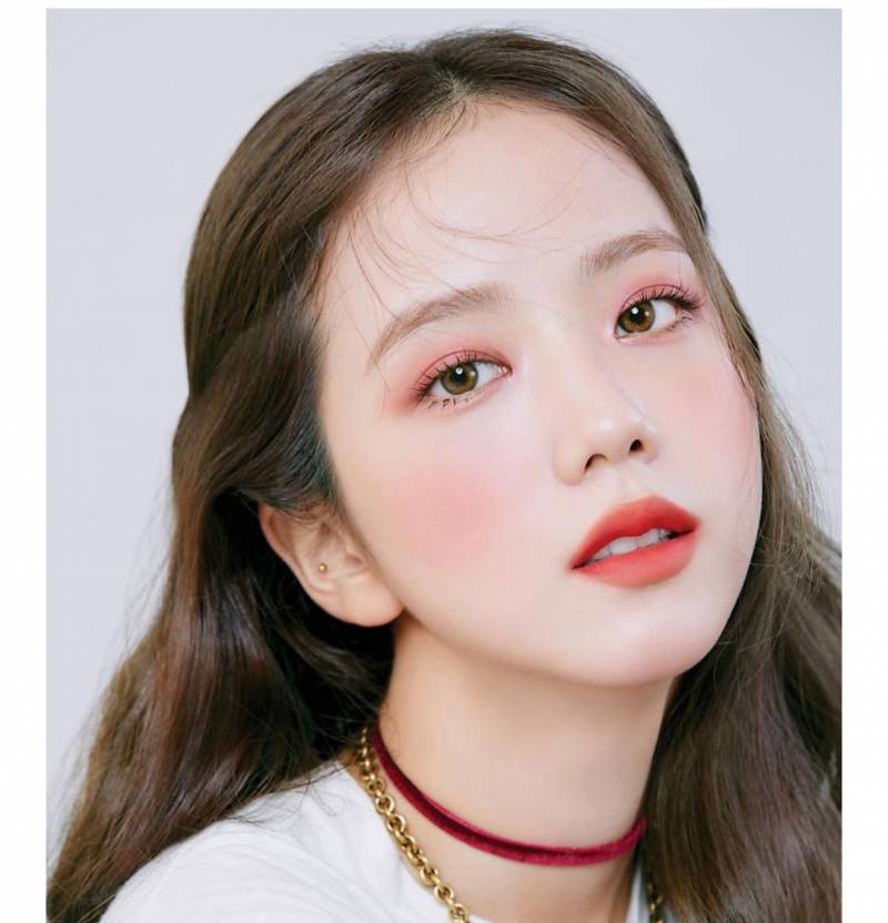블핑 지수님 섀도우랑 블러셔 정보 아는 익..? - 인스티즈(instiz) 뷰티 카테고리