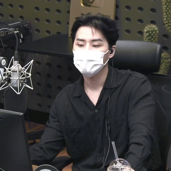 [잡담] 얘들아 영케이 이번 컴백 이 얼굴로 일렉기타 치게 생겼다… | 인스티즈