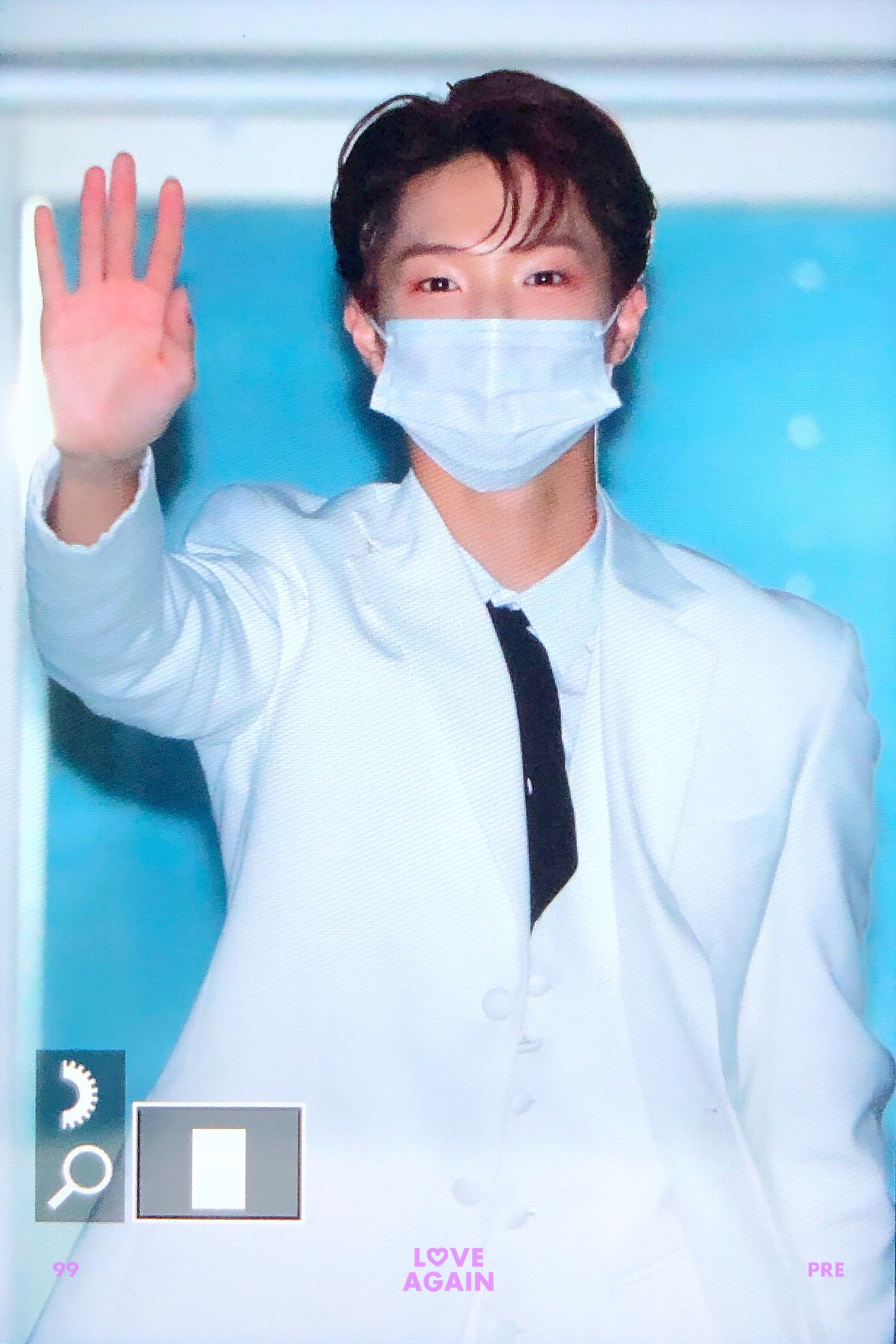 [잡담] 로얄코믹스 진짜 조은거네... 염색하고 수트입은 동표 보여줌 | 인스티즈