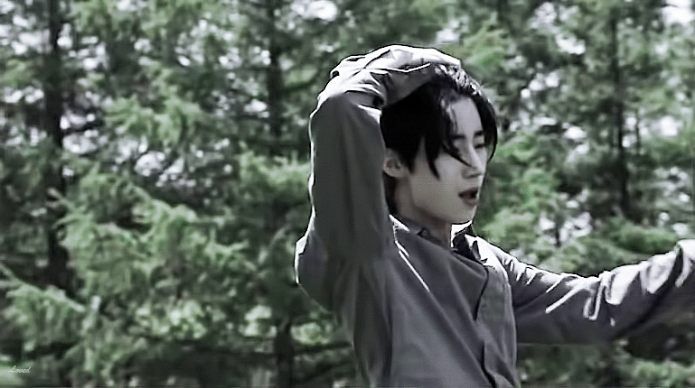 [잡담] 원래도 특유의 묘한 분위기 있다고 생각하는데 | 인스티즈