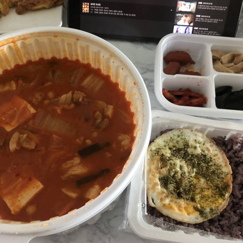 우리동네 김치찌개 배달 미쳤다 | 인스티즈