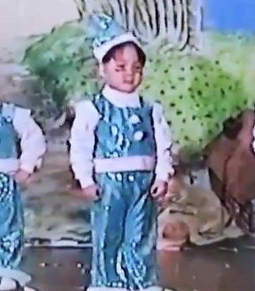 [잡담] 애기 때 너무 귀엽게 생겼음ㅋㅋㅋㅋㅋㅋㅋㅋ | 인스티즈