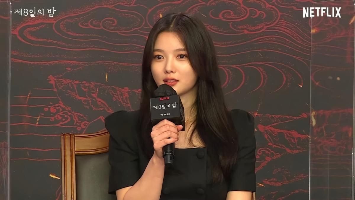 [잡담] 오늘자 제8일의밤 시사회 한 김유정 비주얼 | 인스티즈