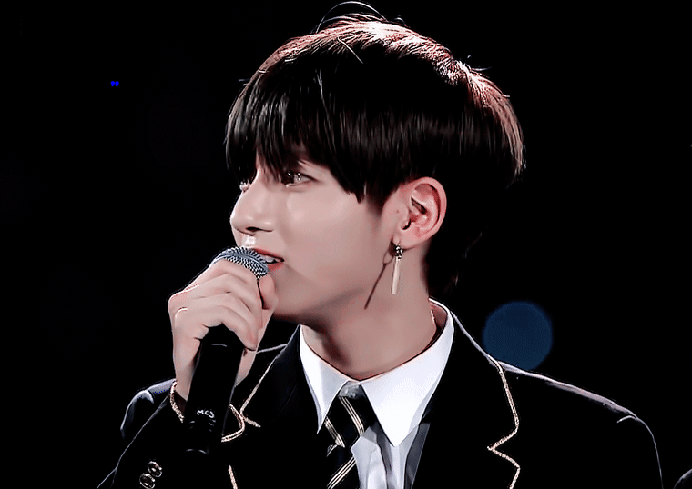 [잡담] 태현이 데뷔초랑 비교하면 하나도 안 변했는데 엄청 잘 큼(..?) | 인스티즈