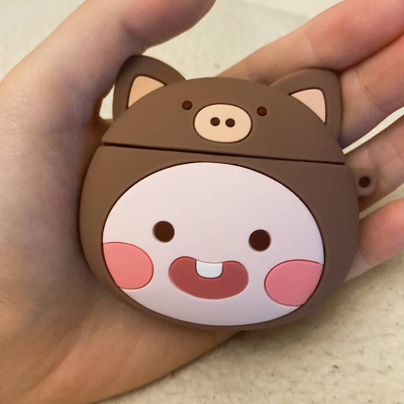 저의 흑돼지 어피치 에어팟 케이스를 소개합니다 | 인스티즈