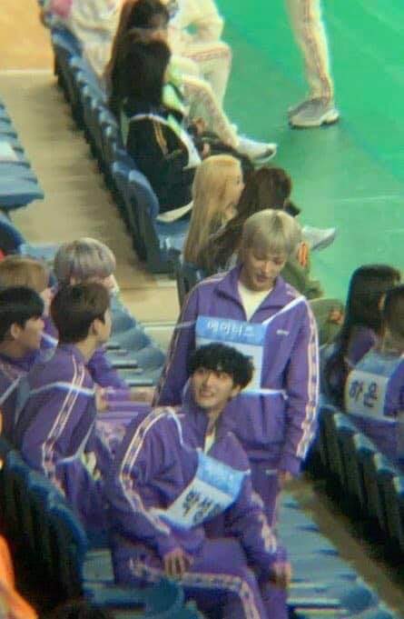 [잡담] 성화 뒤에 홍중이 있음 | 인스티즈