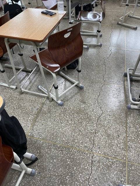 헐 다른 커뮤에서 봤는데 학교가 이렇게 갈라졌대 | 인스티즈