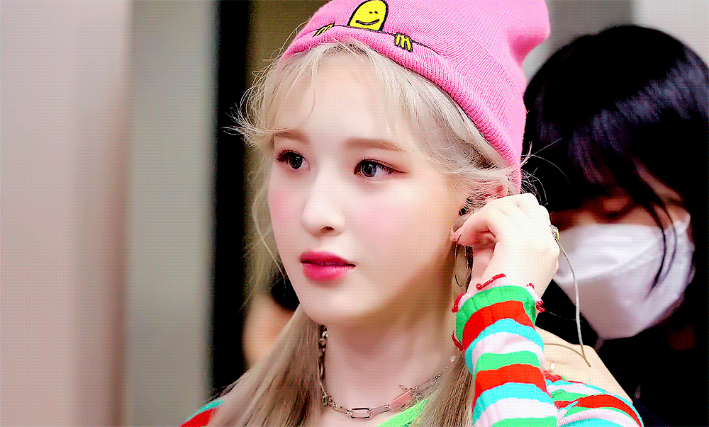 [잡담] 위클리 재희랑 스테이씨 재이 너무 이쁜거 같아 | 인스티즈