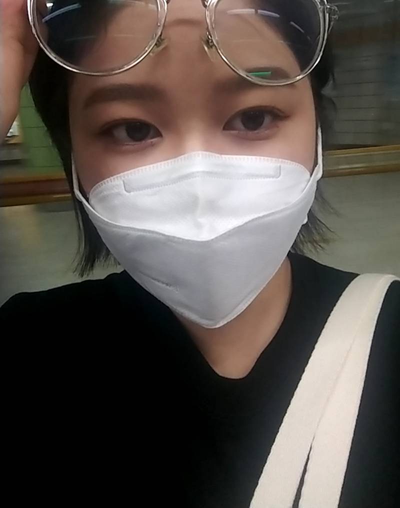 어이없어 나 화장다했는데 렌즈 놓고와서 눈 옹졸해짐 | 인스티즈