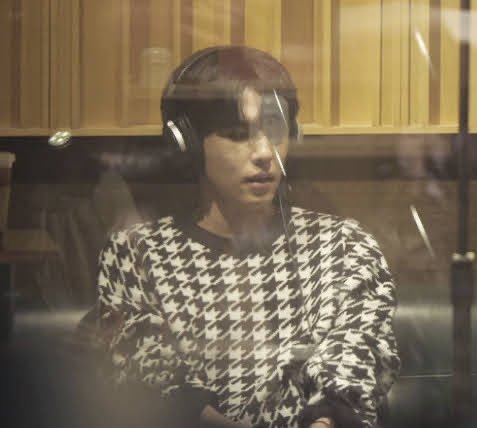 [잡담] 데식 원필 유일무이로맨스 웹툰 오스트 녹음하러 갈 때 6월이었는데 | 인스티즈