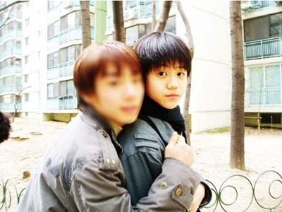 [잡담] 양요섭 이거 애기때 사진 길가다 떨어트려도 누가 양요섭 왜 여기있지? 하고 주인 찾아줄 듯 | 인스티즈