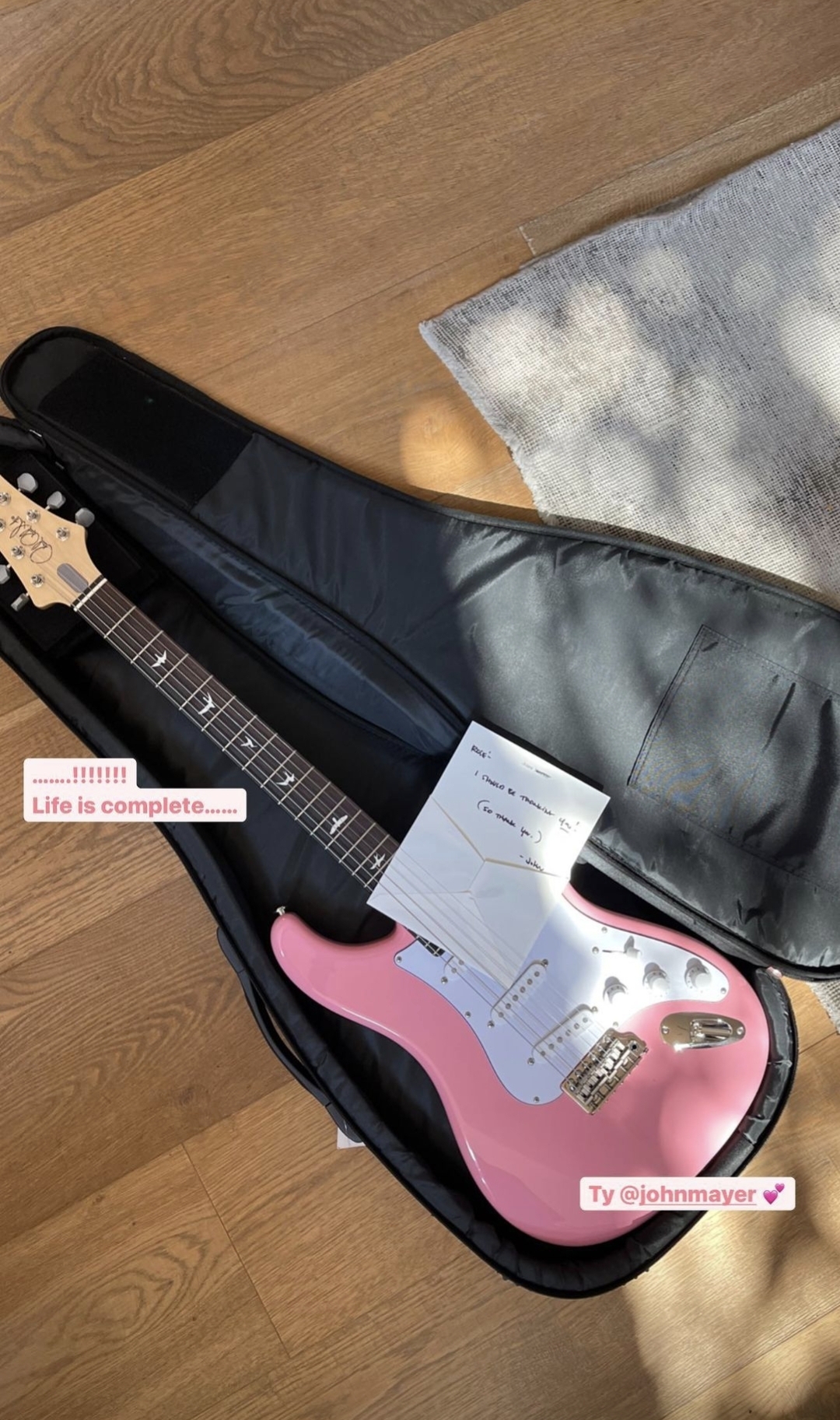 [잡담] 로제 존 메이어한테 기타 선물 받음ㅋㅋ와 | 인스티즈