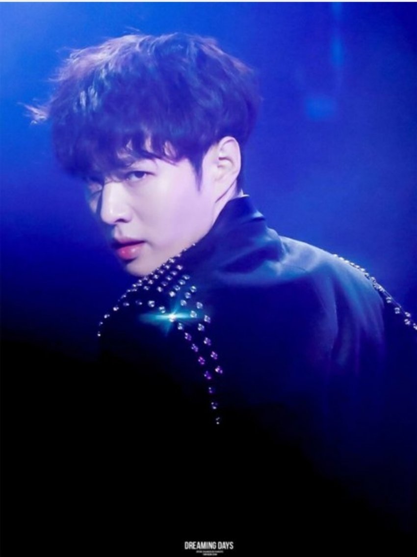 이창섭 눈빛 너무좋다... | 인스티즈