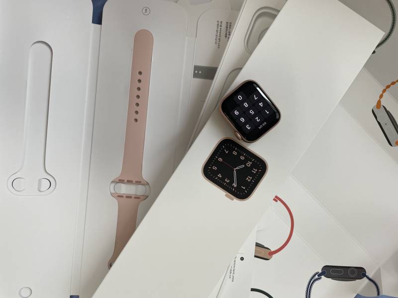 애플워치 SE 40mm 핑크샌드 ! gps/wifi 기종이구 실사용 2주 그냥 새 제품이예용// | 인스티즈