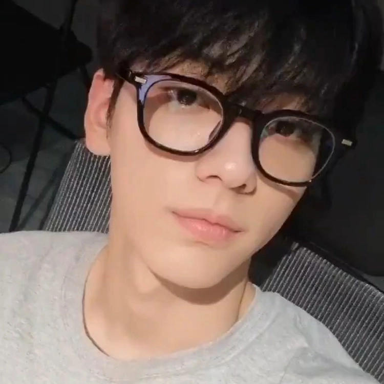 스윽...... 실례합니다만? | 인스티즈