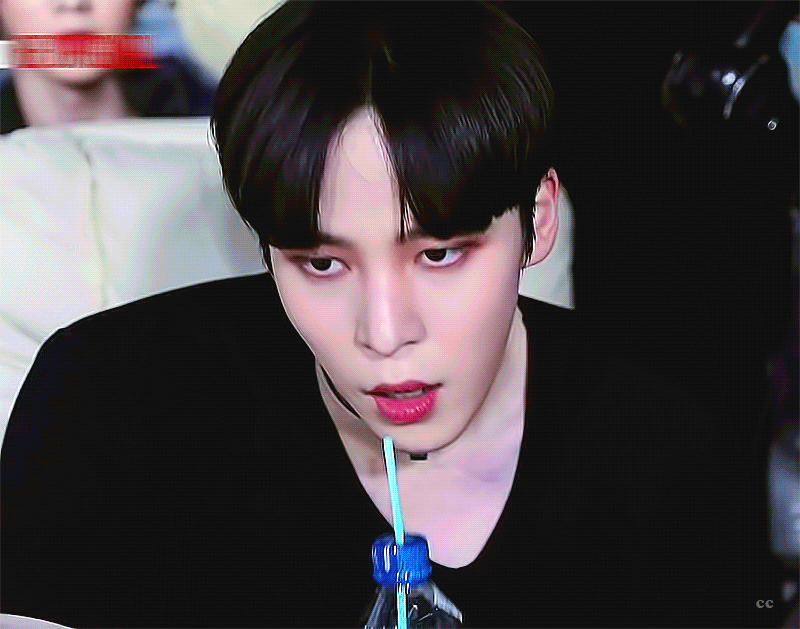 [잡담] 에이티즈 윤호 웃는 표정, 평소 표정, 그리고 '이 표정' | 인스티즈