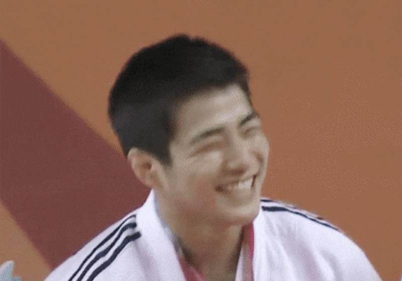 안창림 선수 눈웃음으로 금메달 SSAP 가능 gif | 인스티즈