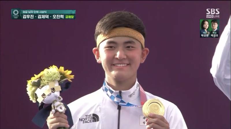 김재덕선수 시상대에서 웃는 이사진 개구쟁이같아 | 인스티즈