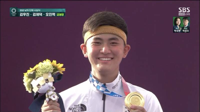 김재덕선수 시상대에서 웃는 이사진 개구쟁이같아 | 인스티즈