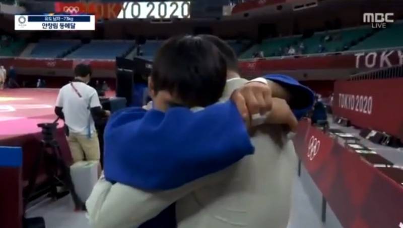 🇰🇷 코치님이 안창림 선수 부둥부둥해주는거 보고가 🇰🇷 | 인스티즈