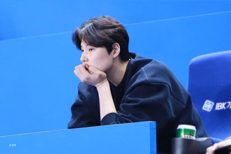 김희진 선수 사진 저장하는데 새삼 홈마의 민족이라는 걸 깨닫고 있음ㅋㅋㅋㅋㅋㅋㅋ | 인스티즈