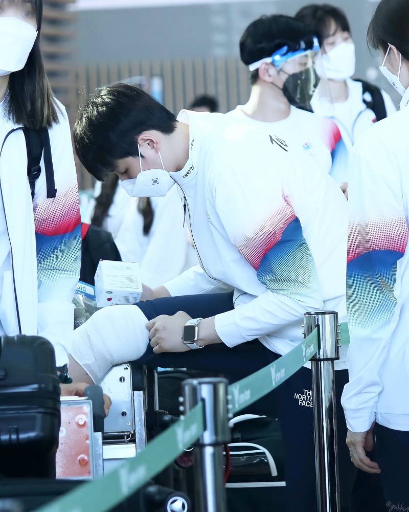 헐 김희진 선수 수술했다 말만 들었지 아직도 붕대하네.. | 인스티즈