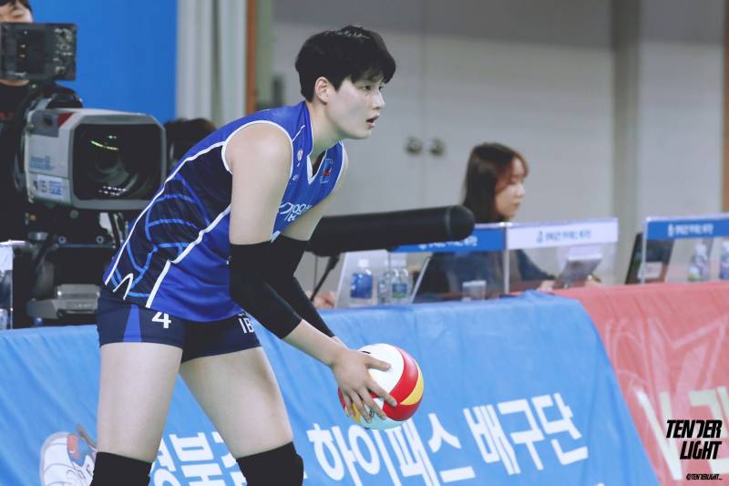 김희진 선수 사진 저장하는데 새삼 홈마의 민족이라는 걸 깨닫고 있음ㅋㅋㅋㅋㅋㅋㅋ | 인스티즈