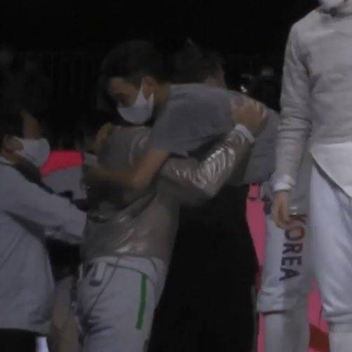 이탈리아 선수들하고 마지막에 포옹하는 거 스윗,,,, | 인스티즈