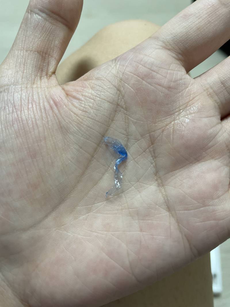 아니 나 삼김 ㅅㅏ서 먹고 있는데 이거 뭐야,,,? | 인스티즈