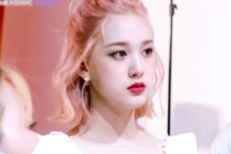 [잡담] 스테이씨 재이 얼굴 보고 감탄하는 게 내 하루 마지막 일과야 | 인스티즈