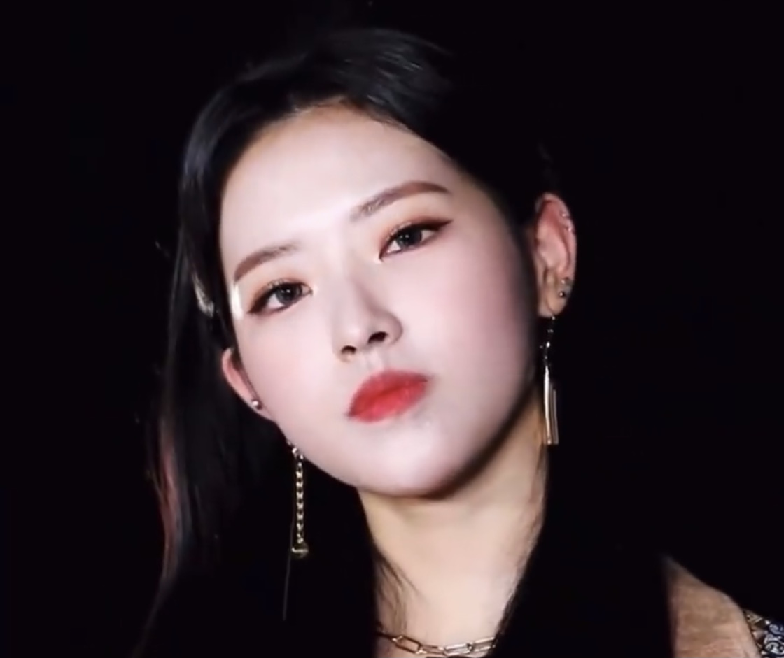 [잡담] 올리비아혜는 진짜 얼굴 선이 너무 예쁨 ... | 인스티즈