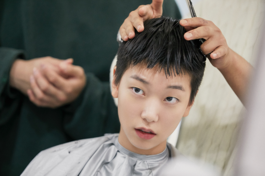 [잡담] 모델 겸 배우 이호정 아는 사람? 삭발한거 어쩌다 봤는데 개잘생김ㅋㅋㅋㅋㅋㅋㅋ | 인스티즈