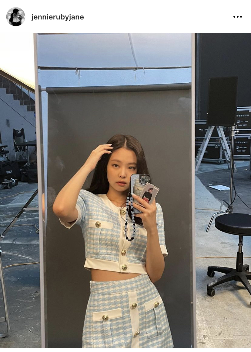 [잡담] 제니 이 옷 뭘까....너무나 공주같아 | 인스티즈