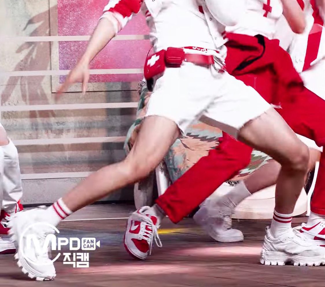 [잡담] 왜 내 다리보다 이쁜건데 | 인스티즈