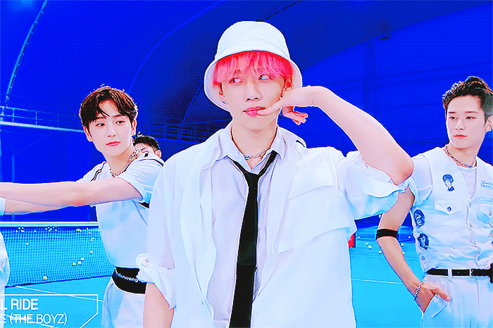 [잡담] 김선우 춤출때 표정 너무 잘함,,, | 인스티즈