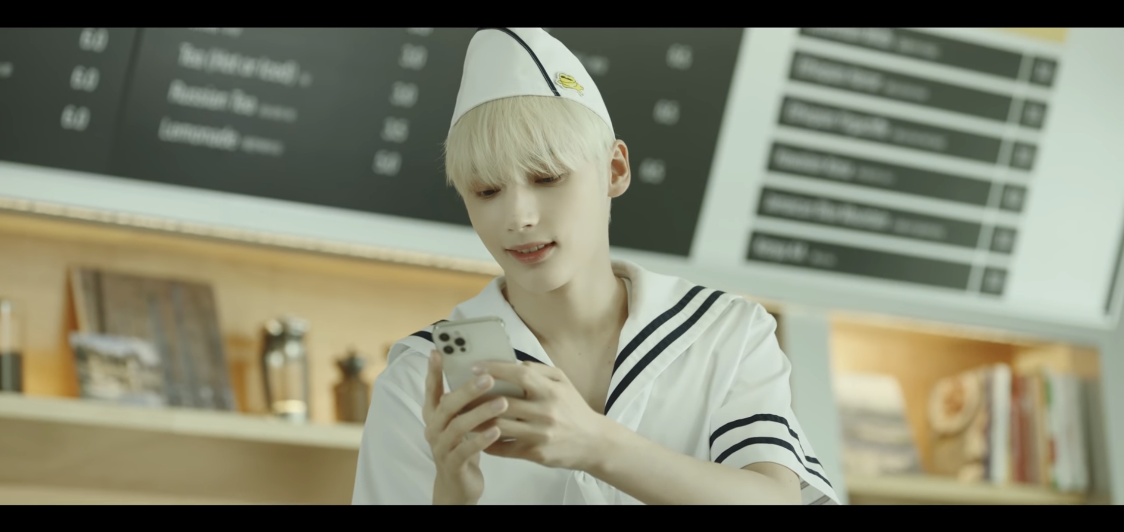 [잡담] 애들아 휴닝이 모자에 이거 버터로고아니야? | 인스티즈