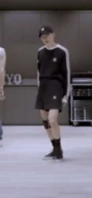 [잡담] 더보이즈 안무영상 보는데 뉴 왜이렇게 훈녀핏이야?? | 인스티즈