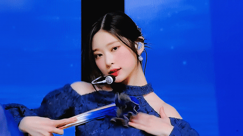 [잡담] 아이즈원 민주 이 움짤 진짜 뭔가 사극 무희 같아 | 인스티즈