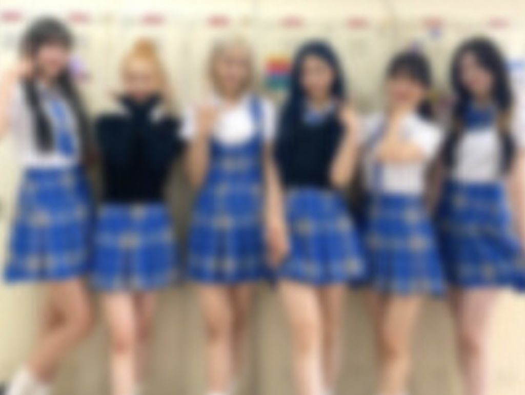 [잡담] 스테이씨 이 의상입은 포카 꼭 있었으면 좋겠다 | 인스티즈