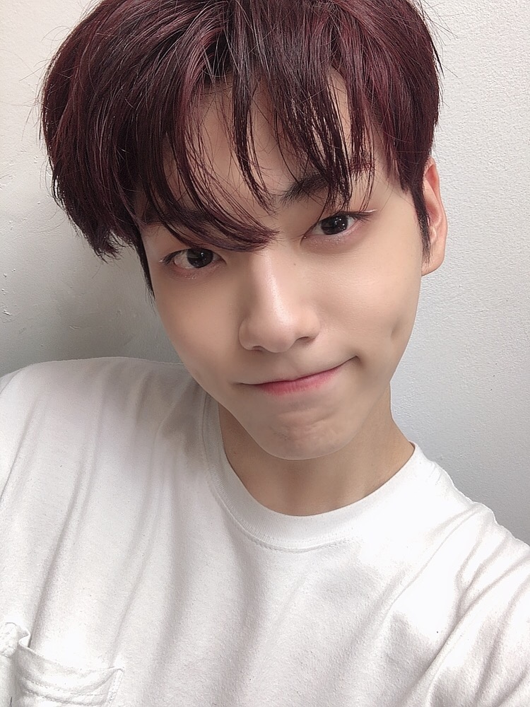 [잡담] 헐 투바투 메이크업팀 진짜… 수빈이한테 실버 아이라인 그려줌 | 인스티즈