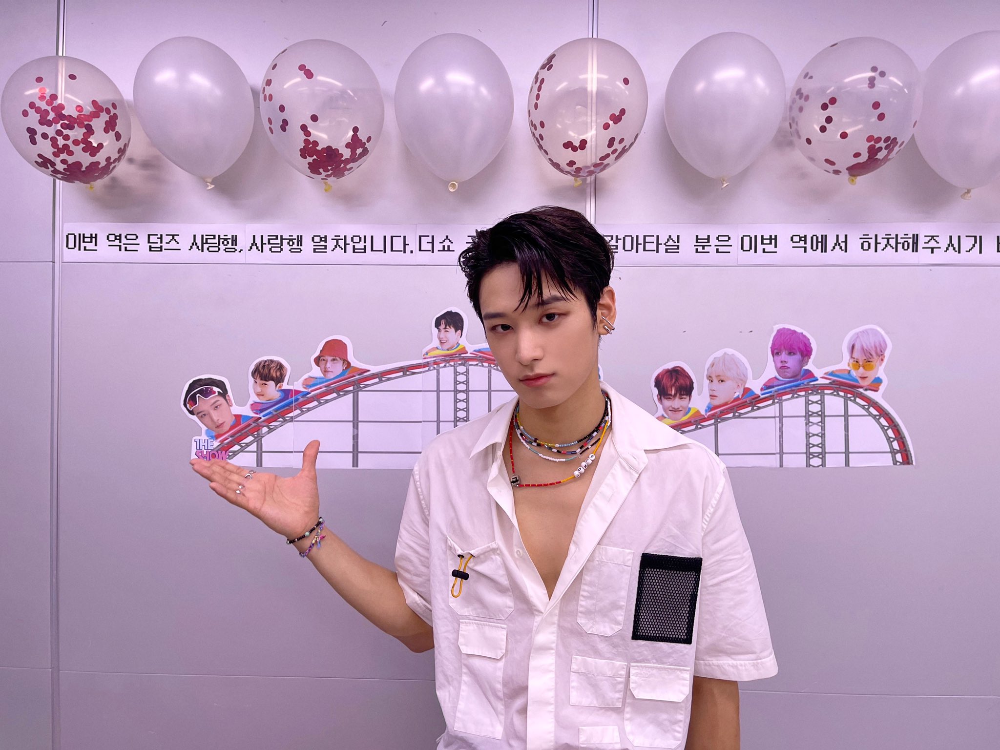 [잡담] 더쇼에서 쭈쇼 왔다고 이주연 맨앞에 사진 붙여준거 너무 귀여움ㅋㅋㅋㅋㅋㅋㅋ | 인스티즈