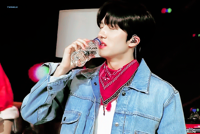 [잡담] 강찬희 이거 완전 목욕 2번해서 화난 강쥐같아 | 인스티즈