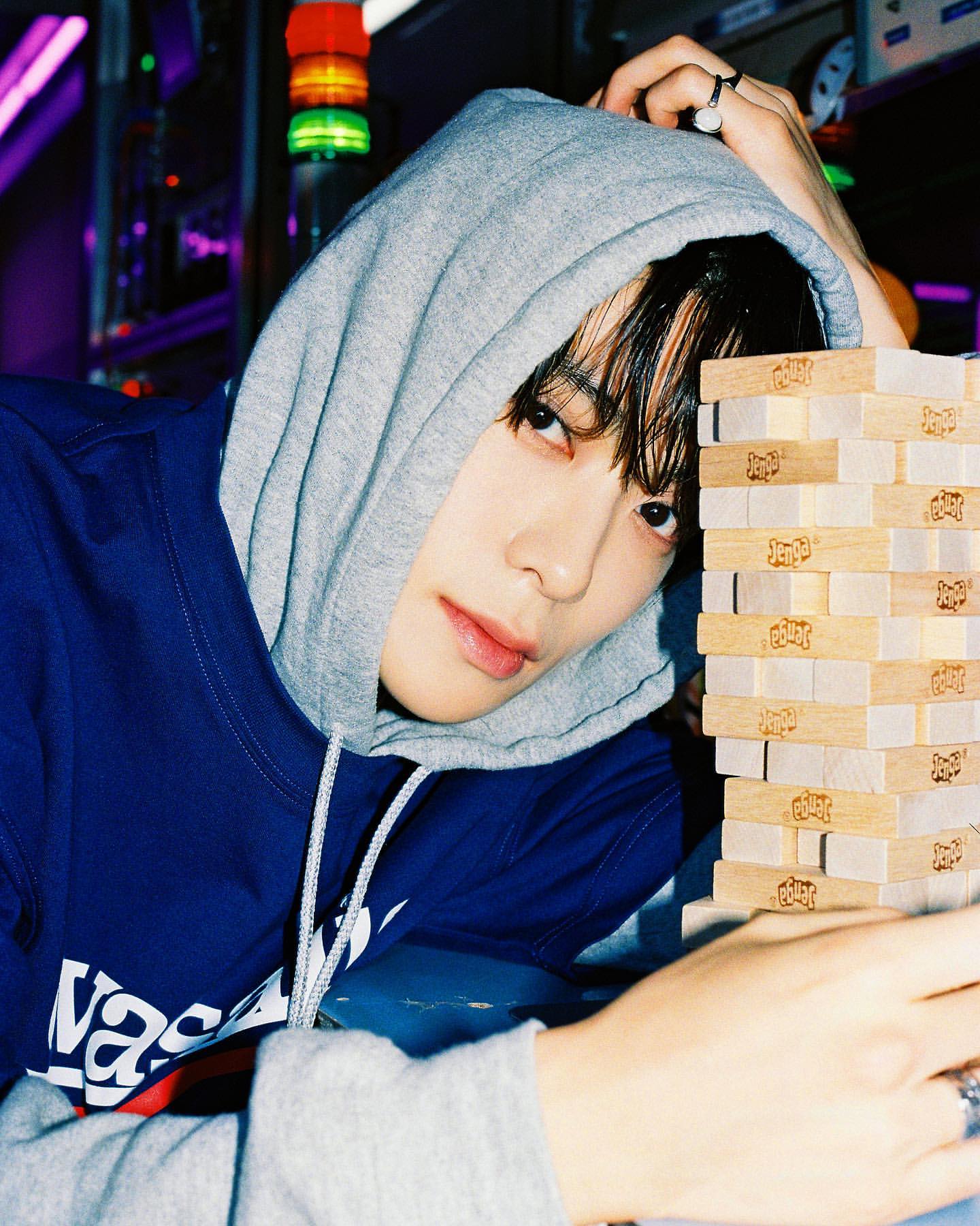 [잡담] 근데 정재현 진짜 후드 입고 어케 이러지 | 인스티즈