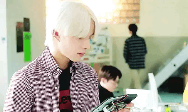 [잡담] 작년 낮-밤 공대생 해커 컨셉 127 얼굴 자랑 하고 갈게요 | 인스티즈