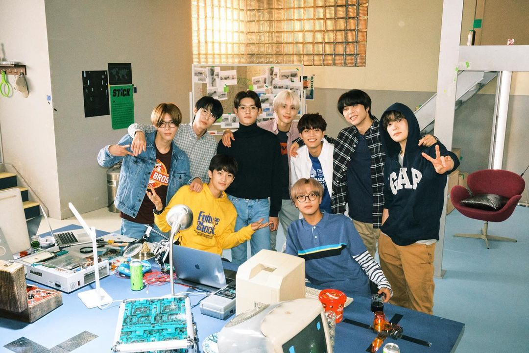 [잡담] 127 하루차이로 뜬 사진인데 갭 너무 좋다 | 인스티즈