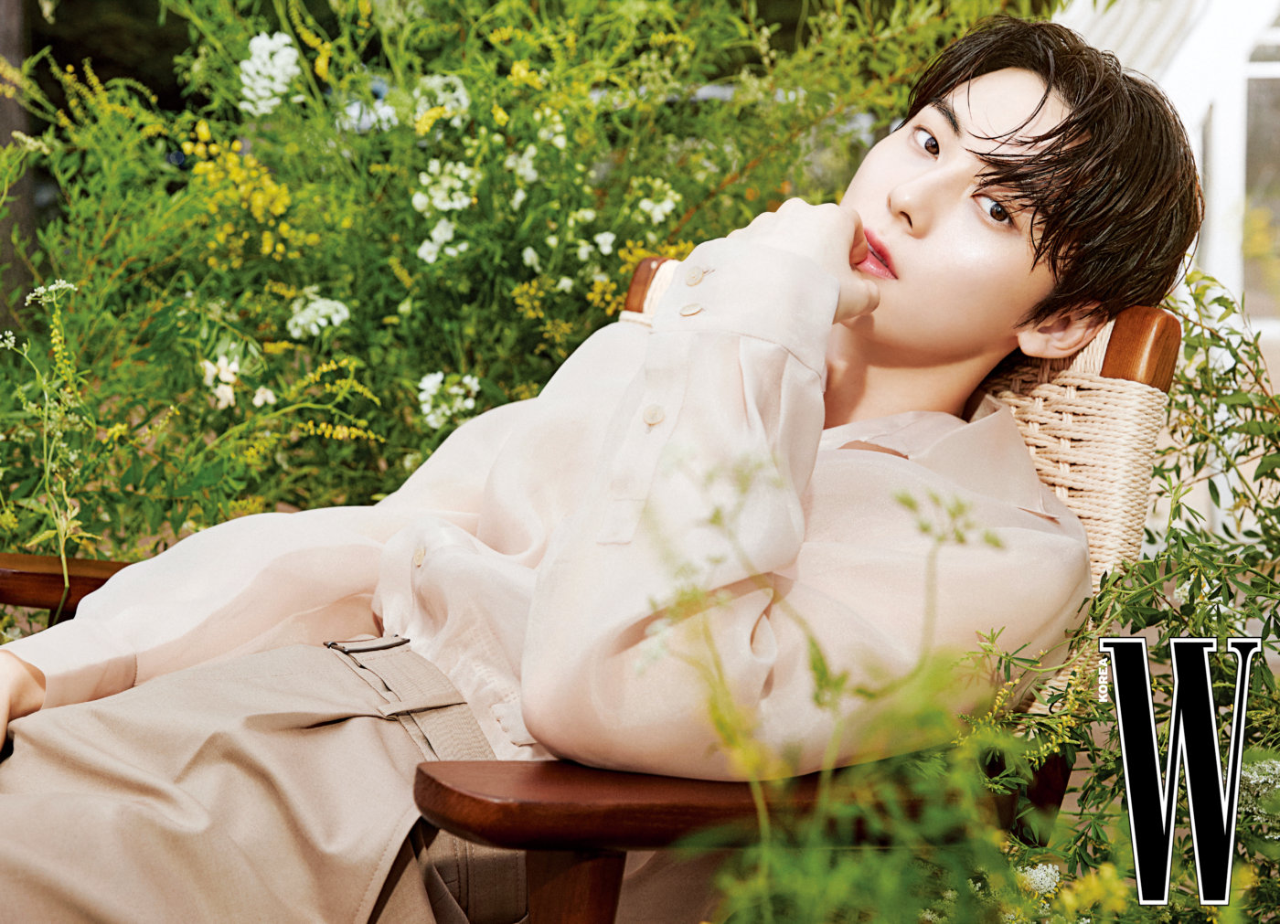 [잡담] 황민현 겔랑 화보 6장 다 떴다아아아아 | 인스티즈