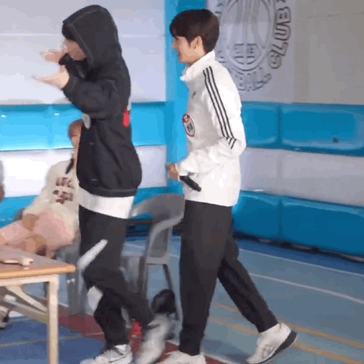 [잡담] 오늘자 불화터진 아이돌(yes 더보이즈)(진짜불화아님) | 인스티즈